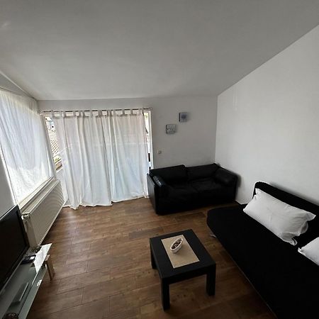 Apartments Petrovic Пироваць Екстер'єр фото