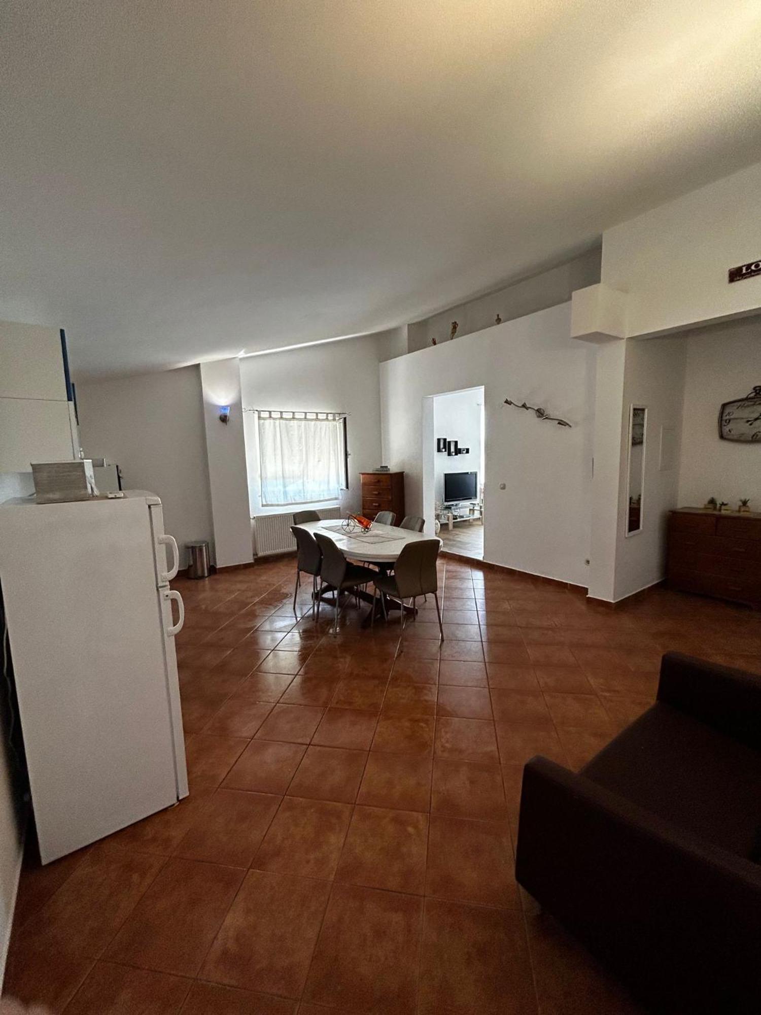Apartments Petrovic Пироваць Екстер'єр фото