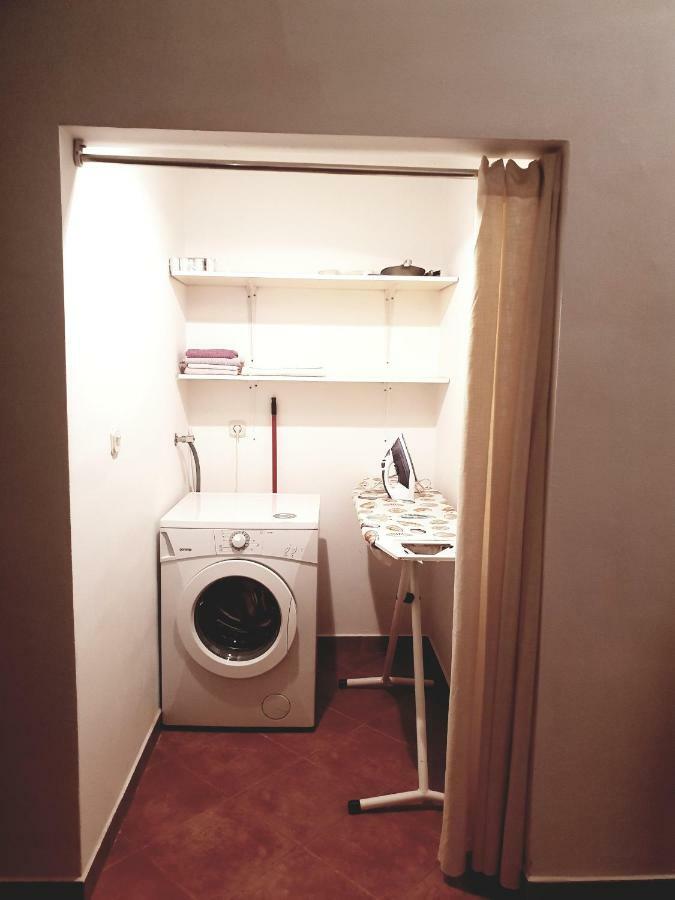Apartments Petrovic Пироваць Екстер'єр фото