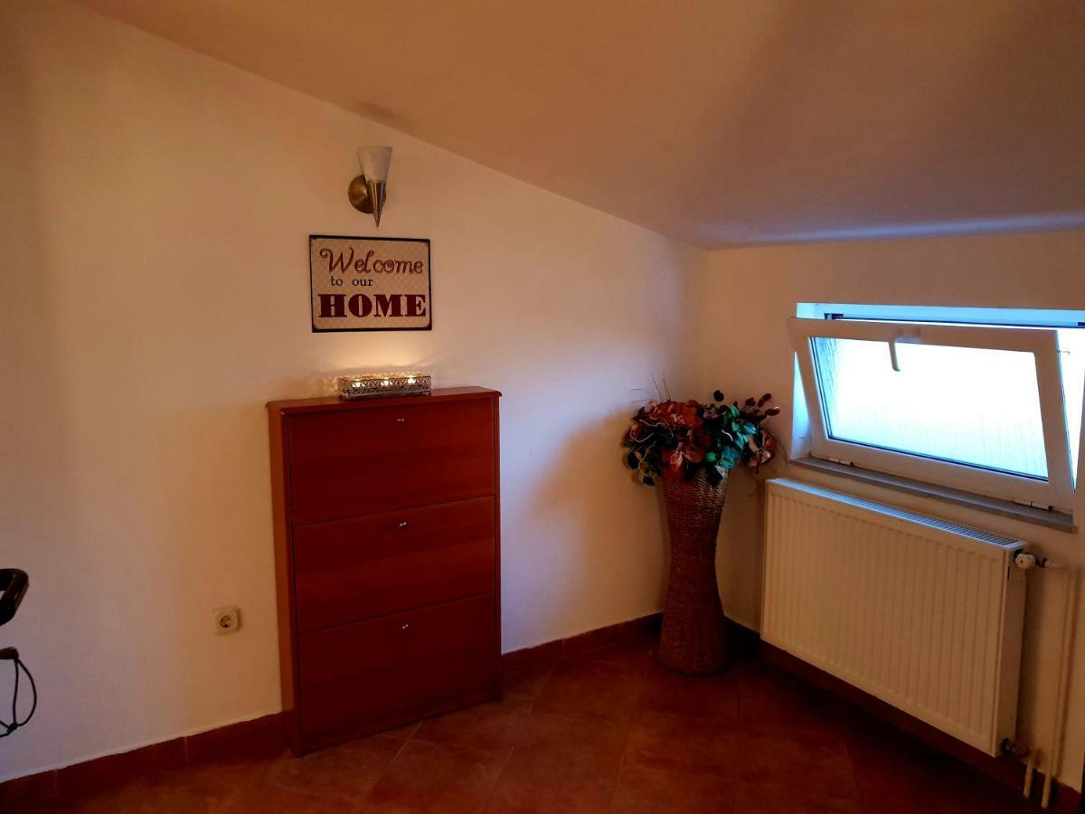 Apartments Petrovic Пироваць Екстер'єр фото