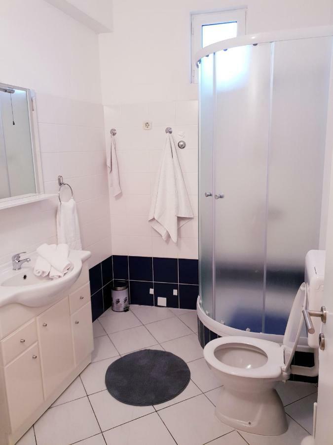 Apartments Petrovic Пироваць Екстер'єр фото